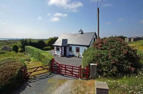2 bedroom 2 Bed Cottage In Carna in Galway