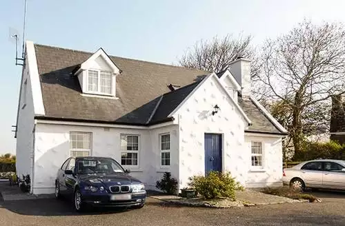2 bedroom Brandy Harbour Cottage in Galway