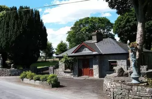 3 bedroom Coole Gate Lodge in Galway