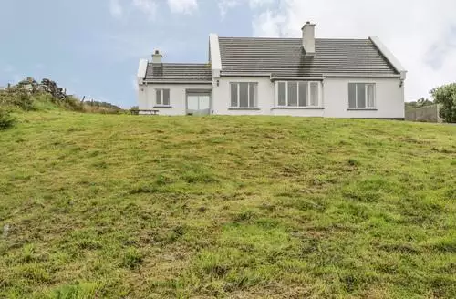 3 bedroom Seaspray in Galway