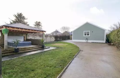 2 bedroom Woodside Guest House in Portrush