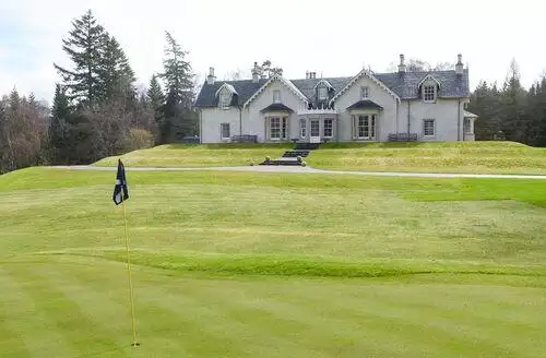 8 bedroom Spey Valley House in Aviemore