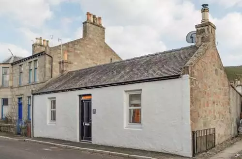 2 bedroom Logiemar Cottage in Cairngorms
