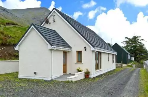 2 bedroom Tigh Na Creag in Highlands And Islands