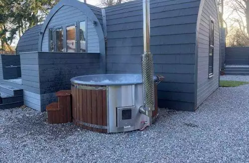 2 bedroom Rosevalley Luxury Glamping Pod in Inverness