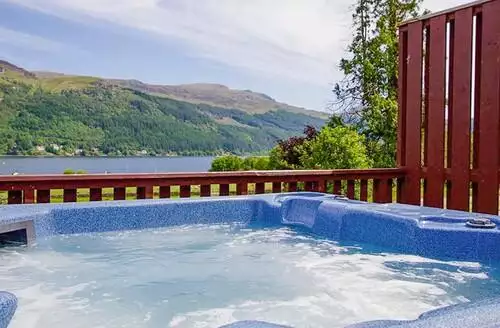 3 bedroom 3 Bed Hot Tub Cottage (Pet) in Loch Lomond