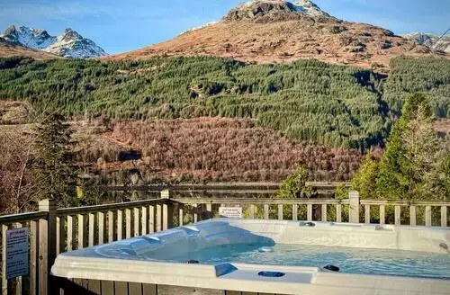 5 bedroom 5 Bed Cottage In Arrochar in Loch Lomond