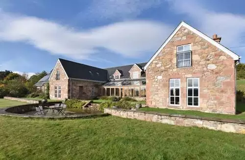 9 bedroom Quarryfield in Loch Ness