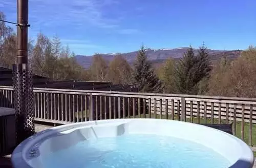 2 bedroom Strathview Cottage in Loch Ness