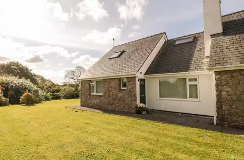 2 bedroom Llain Bach in Anglesey