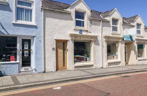 1 bedroom Medical Hall in Anglesey