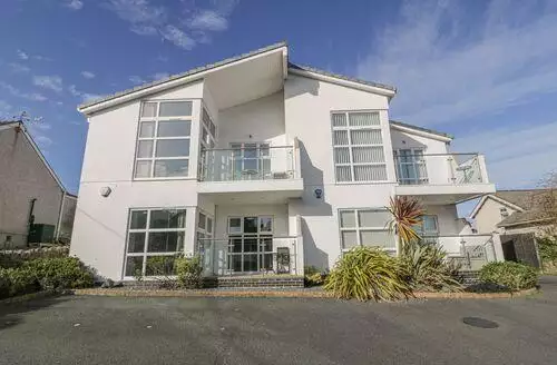2 bedroom Seaview in Anglesey