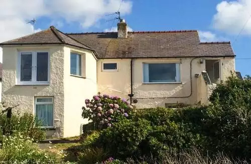 2 bedroom Ty'r Enfys Bach   Upper in Anglesey