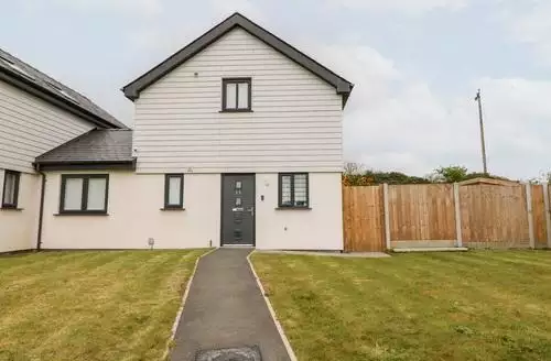3 bedroom 11 Parc Delfryn beach and hot tub in Anglesey