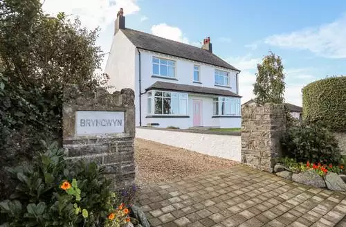 4 bedroom Bryngwyn   Trearddur Bay beach and hot tub in Anglesey