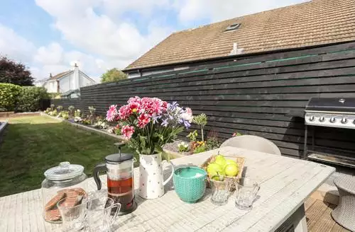 4 bedroom Dolwyn beach and hot tub in Anglesey