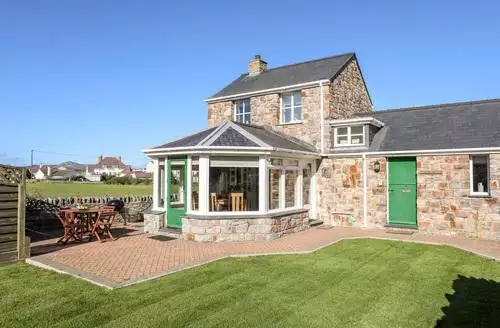 2 bedroom Tyn Towyn   The Stables beach and hot tub in Anglesey
