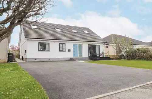7 bedroom Blue Bay Villa in Anglesey