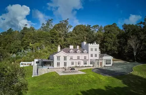 9 bedroom Craig Y Don in Anglesey