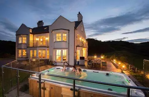 10 bedroom Llanlliana Coastal Retreat in Anglesey