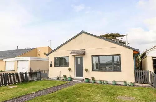 3 bedroom Valley Pines in Anglesey