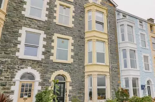 2 bedroom Abermaw Views in Barmouth