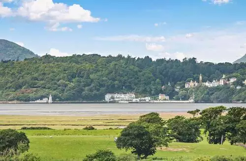 4 bedroom 4 Bed Cottage In Talsarnau in Barmouth