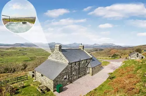 6 bedroom 6 Bed Cottage In Harlech in Barmouth