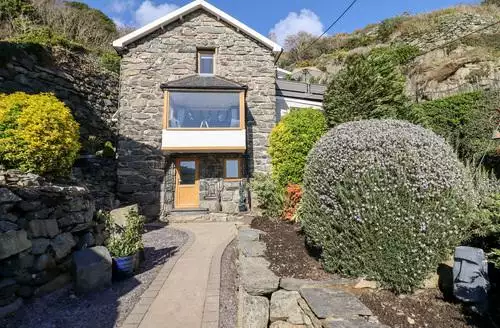4 bedroom Ty'n Y Ffynnon Cottage in Barmouth