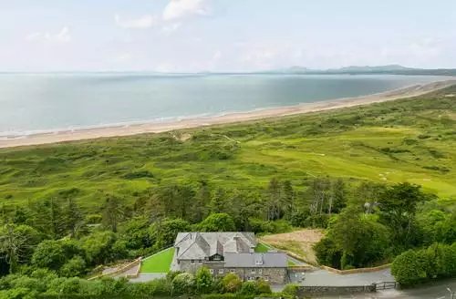 5 bedroom Valerian Lodge in Barmouth