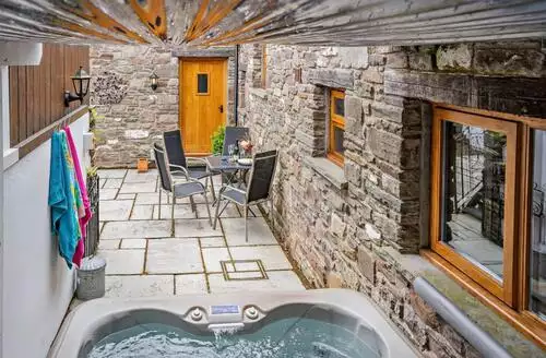 2 bedroom 2 Bed Cottage In Brecon in Brecon Beacons