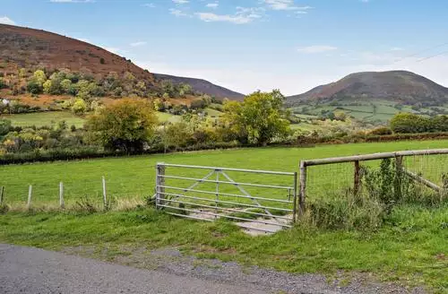 2 bedroom 2 Bed Cottage In Crickhowell in Brecon Beacons
