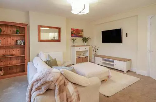 1 bedroom Beside The Sea   In Town in Conway
