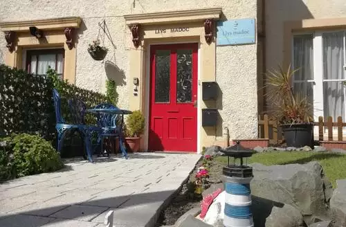 1 bedroom Llys Madoc in Conway
