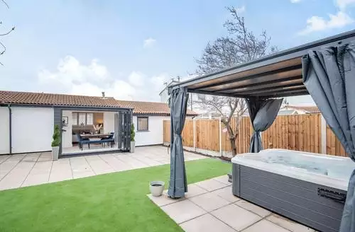 3 bedroom 6 Tegafan in Conway