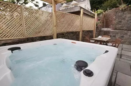 2 bedroom 2 Bed Cottage In Mumbles in Gower Peninsula