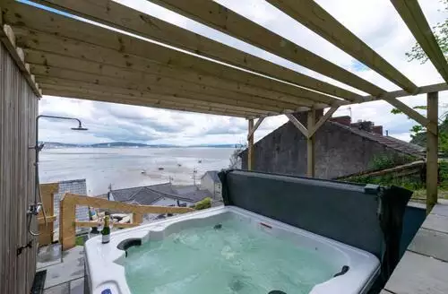 4 bedroom 4 Bed Cottage In Mumbles in Gower Peninsula