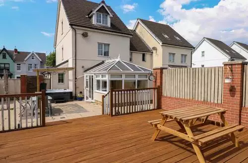 4 bedroom Alban Road in Gower Peninsula