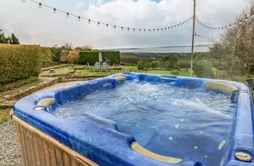 4 bedroom Burry House in Gower Peninsula