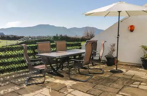 2 bedroom Beach House (Ty Traeth) in Llandudno