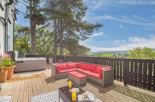 3 bedroom 3 Bed Cottage In Llysfaen in Llandudno
