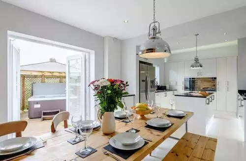 4 bedroom 4 Bed Cottage In Llandudno in Llandudno