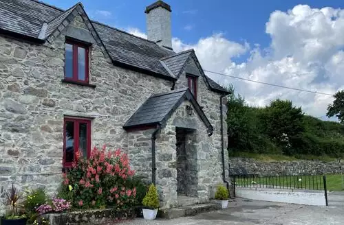 4 bedroom 4 Bed Cottage In Llanrwst in Llandudno
