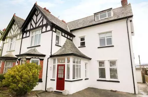 6 bedroom 51 Trinity Avenue in Llandudno