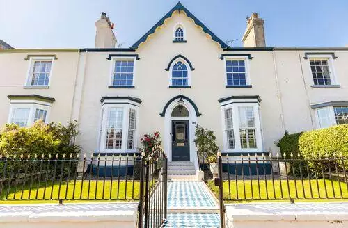5 bedroom Abbey Lodge in Llandudno