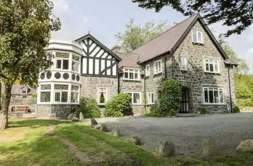 9 bedroom Gwern Borter Manor in Llandudno