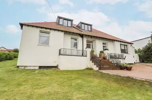 4 bedroom Pine Lodge in Llandudno