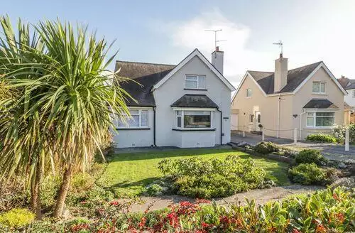 4 bedroom Seabreeze in Llandudno
