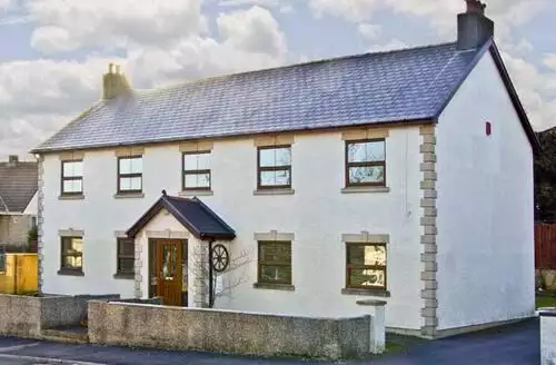 5 bedroom La Cala in Mid Wales