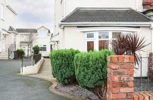 2 bedroom Bella Vita in North Wales